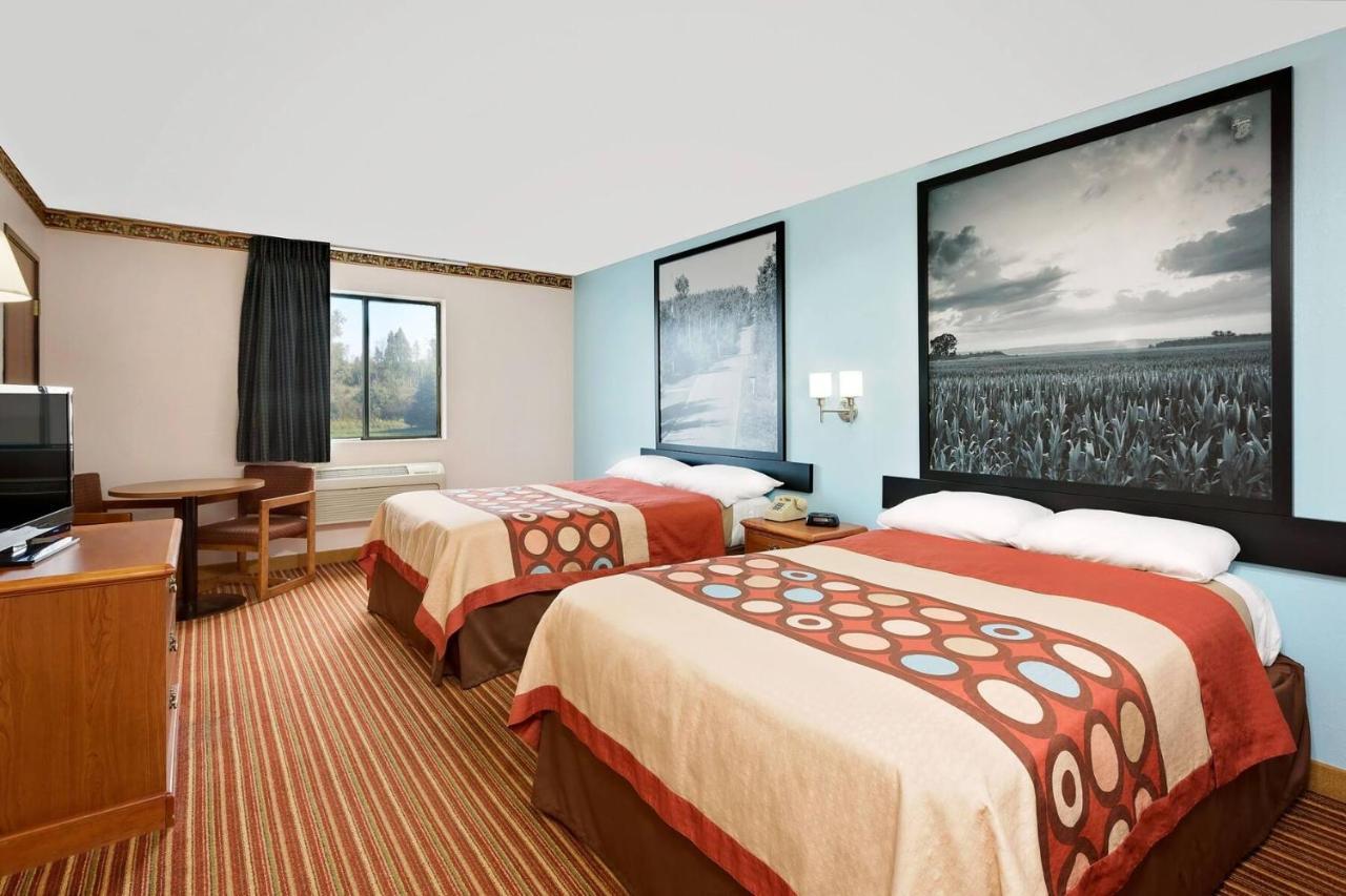 Super 8 By Wyndham Rock Port Mo Hotel Buitenkant foto